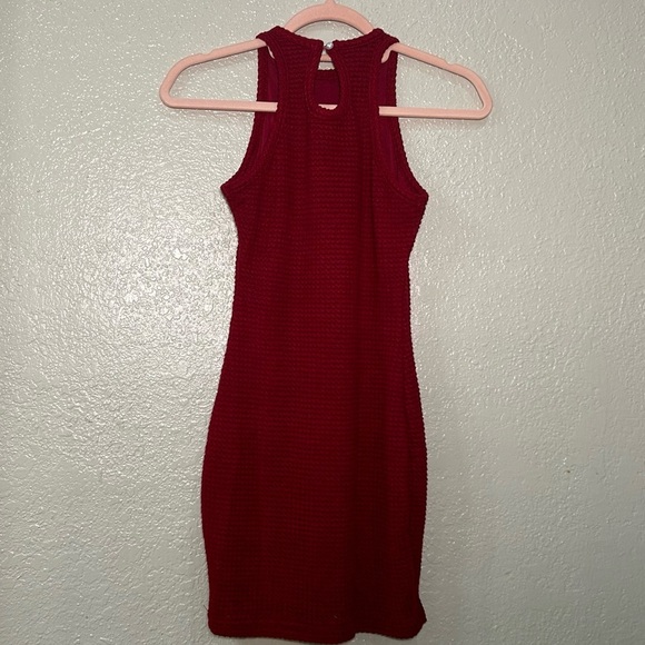 Red halter mini dress - Picture 8 of 9